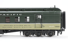 Load image into Gallery viewer, HO Brass W&amp;R Enterprises NP - Northern Pacific Mail &amp; Express Car Factory Painted Loewy No. 1447
