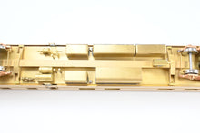 Load image into Gallery viewer, HO Brass Oriental Limited PRR - Pennsylvania Railroad Diner D70BR 1938 Broadway Limited

