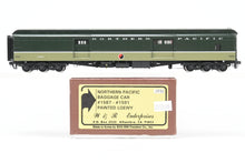 Load image into Gallery viewer, HO Brass W&amp;R Enterprises NP - Northern Pacific Baggage Auto Car Factory Painted Loewy No. 1591
