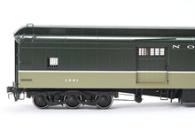 Load image into Gallery viewer, HO Brass W&amp;R Enterprises NP - Northern Pacific Baggage Auto Car Factory Painted "Lowey" No. 1591
