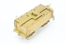 Load image into Gallery viewer, HO Brass Oriental Limited GN - Great Northern Water Car Also Used As Aux Tender

