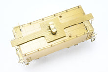 Load image into Gallery viewer, HO Brass Oriental Limited GN - Great Northern Water Car Also Used As Aux Tender
