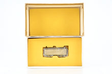 Load image into Gallery viewer, HO Brass Oriental Limited GN - Great Northern Water Car Also Used As Aux Tender
