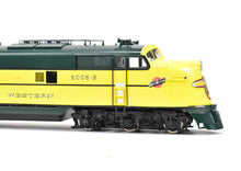 Load image into Gallery viewer, HO Brass CIL - Challenger Imports C&amp;NW - Chicago &amp; Northwestern EMD E6 A/A FP
