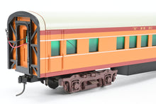 Load image into Gallery viewer, O Scale Weaver MILW - Milwaukee Road 2-Car Hiawatha Add-On set Factory Painted
