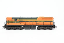 Load image into Gallery viewer, HO Life-Like Proto 2000 GN - Great Northern EMD SD7 w/o Dynamic Brake FP No. 568 w/ Tsunami2 DCC and Sound Added AS-IS
