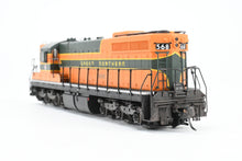 Load image into Gallery viewer, HO Life-Like Proto 2000 GN - Great Northern EMD SD7 w/o Dynamic Brake FP No. 568 w/ Tsunami2 DCC and Sound Added AS-IS
