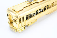 Load image into Gallery viewer, HO Brass Suydam PE - Pacific Electric Blimp 71' Coach Powered
