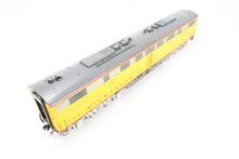 Load image into Gallery viewer, O Brass OMI - Overland Models, Inc. MILW - Milwaukee Road EMD E8/9B w/o Port Holes Custom Painted No. 32B AS-IS
