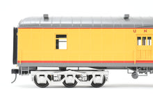 Load image into Gallery viewer, O Brass Sunset Models Third Rail UP - Union Pacific 70’ Harriman Baggage FP Yellow/Gray No. 3026
