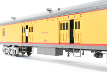 Load image into Gallery viewer, O Brass Sunset Models Third Rail UP - Union Pacific 70’ Harriman Baggage FP Yellow/Gray No. 3026
