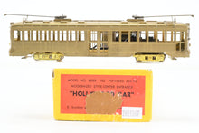 Load image into Gallery viewer, HO Brass Suydam PE - Pacific Electric "Hollywood Car" Modernized Style Center Entrance
