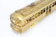 Load image into Gallery viewer, HO Brass Suydam PE - Pacific Electric "Hollywood Car" Modernized Style Center Entrance
