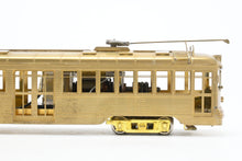 Load image into Gallery viewer, HO Brass Suydam PE - Pacific Electric "Hollywood Car" Modernized Style Center Entrance

