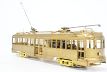 Load image into Gallery viewer, HO Brass Suydam PE - Pacific Electric "Hollywood Car" Modernized Style Center Entrance
