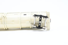 Load image into Gallery viewer, O Brass OMI - Overland Models, Inc. Various Roads Linde-Union Tank Canadian Liquid Air Tank Car #80015 Factory Painted No. 80015

