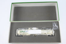 Load image into Gallery viewer, O Brass OMI - Overland Models, Inc. Various Roads Linde-Union Tank Canadian Liquid Air Tank Car #80015 Factory Painted No. 80015
