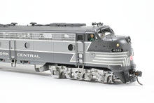 Load image into Gallery viewer, HO Brass OMI - Overland Models, Inc. NYC - New York Central EMD E8A Pro-Painted No. 4065 W/Light Weathering
