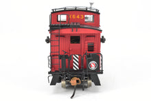 Load image into Gallery viewer, HO Brass AMC - American model Company GN - Great Northern 25 Foot Wood Caboose C/P #X643
