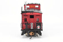 Load image into Gallery viewer, HO Brass AMC - American model Company GN - Great Northern 25 Foot Wood Caboose C/P #X643
