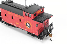 Load image into Gallery viewer, HO Brass AMC - American model Company GN - Great Northern 25 Foot Wood Caboose C/P #X643
