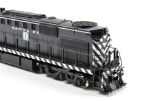 Load image into Gallery viewer, HO Brass Key Imports ATSF - Santa Fe RSD-15 (DL-600B) Low-Hood CS #69 FP But Un-Numbered
