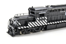 Load image into Gallery viewer, HO Brass Key Imports ATSF - Santa Fe RSD-15 (DL-600B) Low-Hood CS #69 FP But Un-Numbered
