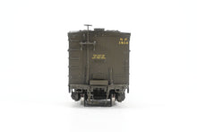 Load image into Gallery viewer, HO Brass W&amp;R - W&amp;R Enterprises NP - Northern Pacific Express Reefer #1800 - 1899 Version 3 Factory Painted Pullman Green Large Herald No. 1810
