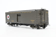 Load image into Gallery viewer, HO Brass W&amp;R - W&amp;R Enterprises NP - Northern Pacific Express Boxcar 5’ Door #1890 - 1899 Version 2 Factory Painted Pullman Green No. 1890

