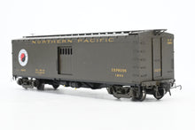 Load image into Gallery viewer, HO Brass W&amp;R - W&amp;R Enterprises NP - Northern Pacific Express Boxcar 5’ Door #1890 - 1899 Version 2 Factory Painted Pullman Green No. 1890
