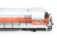 Load image into Gallery viewer, HO Atlas Silver Series WP - Western Pacific GE U30B FP No. 763 Custom Weathered
