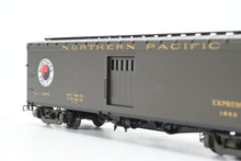 Load image into Gallery viewer, HO Brass W&amp;R - W&amp;R Enterprises NP - Northern Pacific Express Boxcar 5’ Door #1890 - 1899 Version 2 Factory Painted Pullman Green No. 1890
