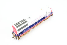 Load image into Gallery viewer, HO Bowser "Executive Line" SP - Southern Pacific GE U-25B FP No. 6800 Bicentennial Scheme
