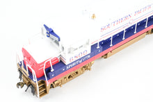 Load image into Gallery viewer, HO Bowser "Executive Line" SP - Southern Pacific GE U-25B FP No. 6800 Bicentennial Scheme
