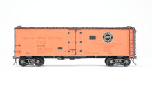 Load image into Gallery viewer, O Brass PSC - Precision Scale Co. PFE - Pacific Fruit Express 40’ Steel Reefer with Wood Roof Walk Circa 1945 CP No. 45682 BAD LETTERING
