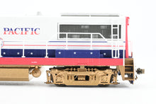 Load image into Gallery viewer, HO Bowser "Executive Line" SP - Southern Pacific GE U-25B FP No. 6800 Bicentennial Scheme
