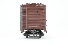 Load image into Gallery viewer, O Brass PSC - Precision Scale Co. PFE - Pacific Fruit Express 40’ Steel Reefer with Wood Roof Walk Circa 1945 CP No. 45682 BAD LETTERING

