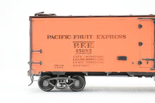 Load image into Gallery viewer, O Brass PSC - Precision Scale Co. PFE - Pacific Fruit Express 40’ Steel Reefer with Wood Roof Walk Circa 1945 CP No. 45682 BAD LETTERING
