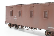 Load image into Gallery viewer, HO Brass W&amp;R Enterprises NP - Northern Pacific MOW Dining Car Pro-Painted &amp; Weathered No. 200073D
