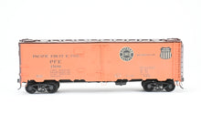 Load image into Gallery viewer, O Brass PSC - Precision Scale Co. PFE - Pacific Fruit Express 40’ Steel Reefer with Wood Roof Walk Circa 1945 CP No. 45656
