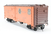 Load image into Gallery viewer, O Brass PSC - Precision Scale Co. PFE - Pacific Fruit Express 40’ Steel Reefer with Wood Roof Walk Circa 1945 CP No. 45656
