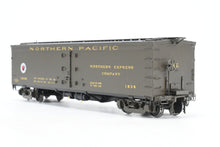 Load image into Gallery viewer, HO Brass W&amp;R - W&amp;R Enterprises NP - Northern Pacific Express Reefer #1800 - 1889 Version 2 Factory Painted Pullman Green Small Herald No. 1835
