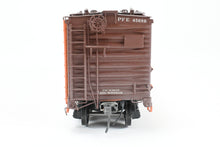 Load image into Gallery viewer, O Brass PSC - Precision Scale Co. PFE - Pacific Fruit Express 40’ Steel Reefer with Wood Roof Walk Circa 1945 CP No. 45656
