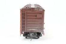 Load image into Gallery viewer, O Brass PSC - Precision Scale Co. PFE - Pacific Fruit Express 40’ Steel Reefer with Wood Roof Walk Circa 1945 CP No. 45656
