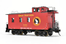 Load image into Gallery viewer, O Brass Oriental Limited GN - Great Northern 25 Foot Wood Caboose CP #X351 w/Slogan
