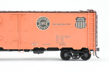 Load image into Gallery viewer, O Brass PSC - Precision Scale Co. PFE - Pacific Fruit Express 40’ Steel Reefer with Wood Roof Walk Circa 1945 CP No. 45656
