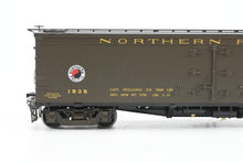 Load image into Gallery viewer, HO Brass W&amp;R - W&amp;R Enterprises NP - Northern Pacific Express Reefer #1800 - 1889 Version 2 Factory Painted Pullman Green Small Herald No. 1835
