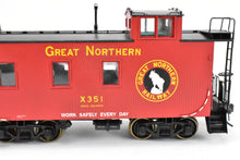 Load image into Gallery viewer, O Brass Oriental Limited GN - Great Northern 25 Foot Wood Caboose CP #X351 w/Slogan
