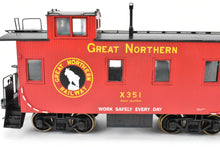 Load image into Gallery viewer, O Brass Oriental Limited GN - Great Northern 25 Foot Wood Caboose CP #X351 w/Slogan
