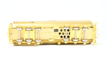 Load image into Gallery viewer, O Brass CON Oriental Limited GN - Great Northern O-8 2-8-2 Vestibule Cab Version
